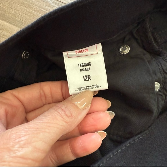 Express Mid Rise Legging Jeans - Picture 3 of 4